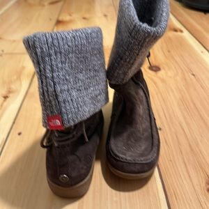 The North Face size 8 brown boots